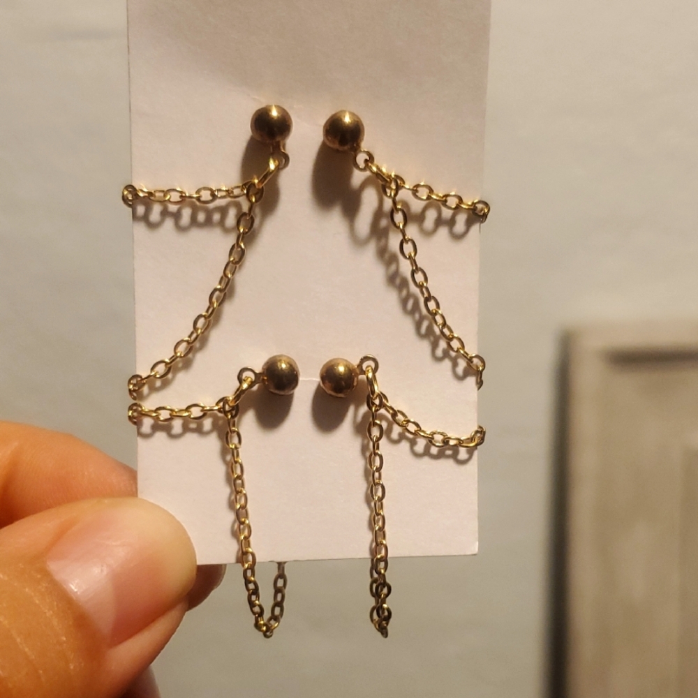 Elegant Gold Chain Drop Earrings